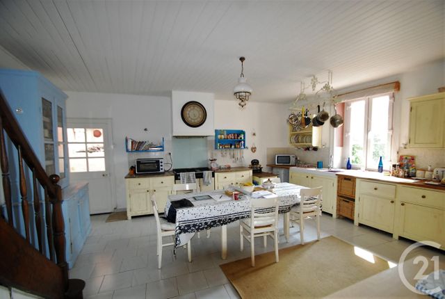 Afficher la photo en grand maison à vendre - 9 pièces - 237.5 m2 - LASSAY LES CHATEAUX - 53 - PAYS-DE-LOIRE - Century 21 Agence Pays D'Andaines