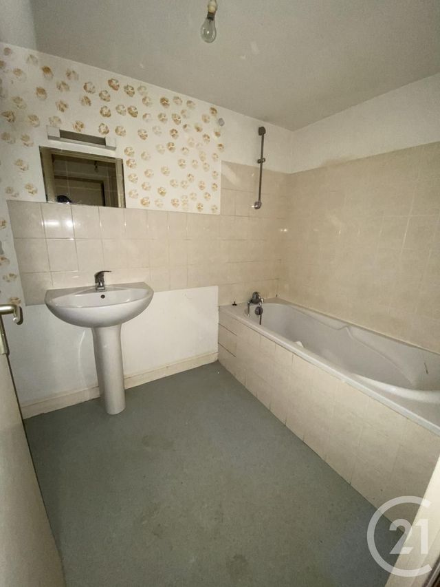 maison à vendre - 4 pièces - 63.4 m2 - NEUILLY LE VENDIN - 53 - PAYS-DE-LOIRE - Century 21 Agence Pays D'Andaines maison à vendre - 4 pièces - 63.4 m2 - NEUILLY LE VENDIN - 53 - PAYS-DE-LOIRE - Century 21 Agence Pays D'Andaines