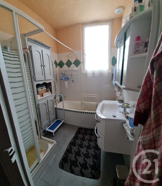 Afficher la photo en grand maison à vendre - 5 pièces - 129.0 m2 - BAGNOLES DE L ORNE NORMANDIE - 61 - BASSE-NORMANDIE - Century 21 Agence Pays D'Andaines