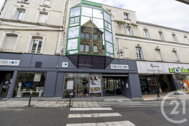 Afficher la photo en grand Appartement F3 à vendre - 3 pièces - 100.6 m2 - MAYENNE - 53 - PAYS-DE-LOIRE - Century 21 Agence Pays D'Andaines