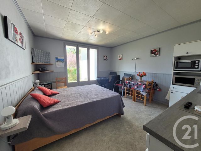 Studio à vendre - 1 pièce - 26.99 m2 - BAGNOLES DE L ORNE NORMANDIE - 61 - BASSE-NORMANDIE - Century 21 Agence Pays D'Andaines Studio à vendre - 1 pièce - 26.99 m2 - BAGNOLES DE L ORNE NORMANDIE - 61 - BASSE-NORMANDIE - Century 21 Agence Pays D'Andaines