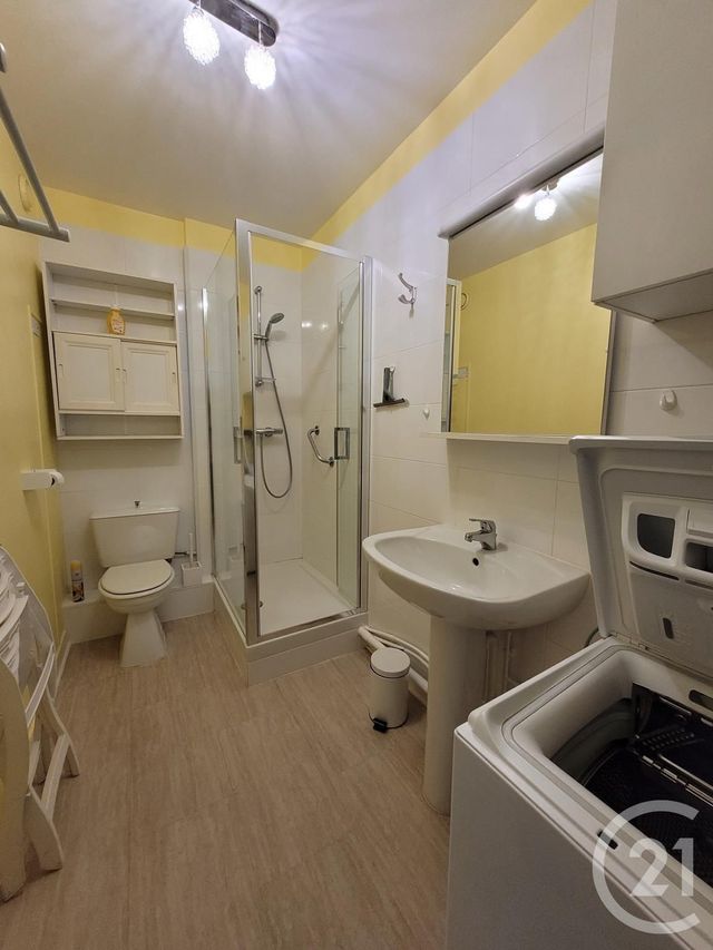 Studio à vendre - 1 pièce - 26.99 m2 - BAGNOLES DE L ORNE NORMANDIE - 61 - BASSE-NORMANDIE - Century 21 Agence Pays D'Andaines Studio à vendre - 1 pièce - 26.99 m2 - BAGNOLES DE L ORNE NORMANDIE - 61 - BASSE-NORMANDIE - Century 21 Agence Pays D'Andaines