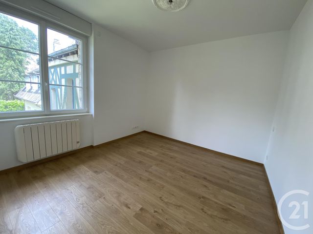 Afficher la photo en grand Appartement F4 à vendre - 4 pièces - 90.0 m2 - BAGNOLES DE L ORNE - 61 - BASSE-NORMANDIE - Century 21 Agence Pays D'Andaines