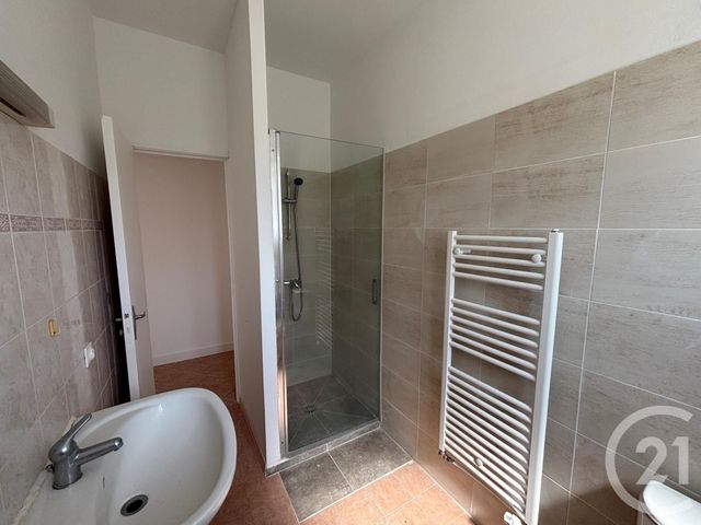 Appartement à louer - 3 pièces - 70.0 m2 - BAGNOLES DE L ORNE NORMANDIE - 61 - BASSE-NORMANDIE - Century 21 Agence Pays D'Andaines