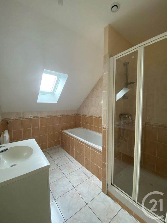 Appartement F3 à louer - 3 pièces - 64.71 m2 - DOMFRONT EN POIRAIE - 61 - BASSE-NORMANDIE - Century 21 Agence Pays D'Andaines