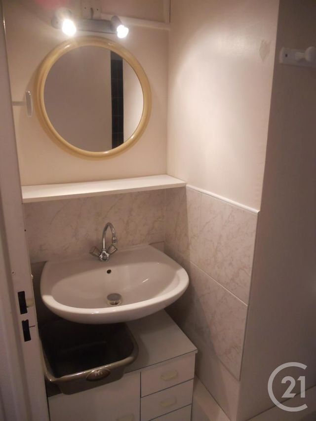 Appartement F1 à louer - 1 pièce - 18.0 m2 - BAGNOLES DE L ORNE NORMANDIE - 61 - BASSE-NORMANDIE - Century 21 Agence Pays D'Andaines