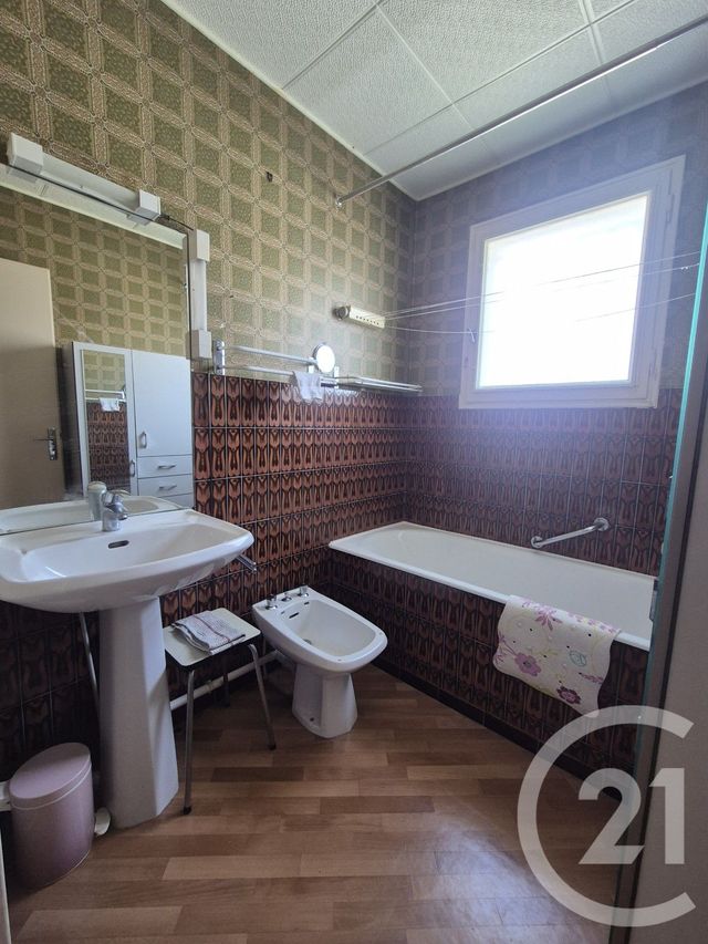 Appartement F3 à vendre - 3 pièces - 58.73 m2 - BAGNOLES DE L ORNE NORMANDIE - 61 - BASSE-NORMANDIE - Century 21 Agence Pays D'Andaines