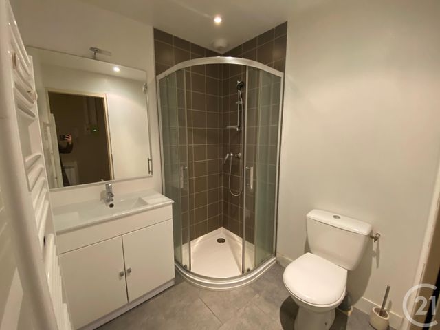 Appartement F3 à louer - 3 pièces - 71.73 m2 - BAGNOLES DE L ORNE NORMANDIE - 61 - BASSE-NORMANDIE - Century 21 Agence Pays D'Andaines