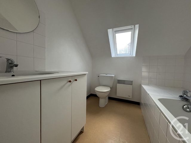 maison à louer - 4 pièces - 96.8 m2 - STE MARGUERITE DE CARROUGES - 61 - BASSE-NORMANDIE - Century 21 Agence Pays D'Andaines