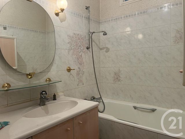 maison à louer - 5 pièces - 186.77 m2 - CARROUGES - 61 - BASSE-NORMANDIE - Century 21 Agence Pays D'Andaines