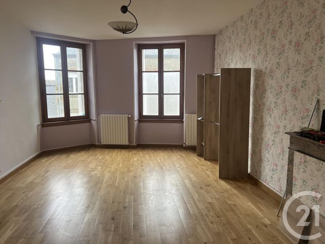 maison à louer - 5 pièces - 186.77 m2 - CARROUGES - 61 - BASSE-NORMANDIE - Century 21 Agence Pays D'Andaines