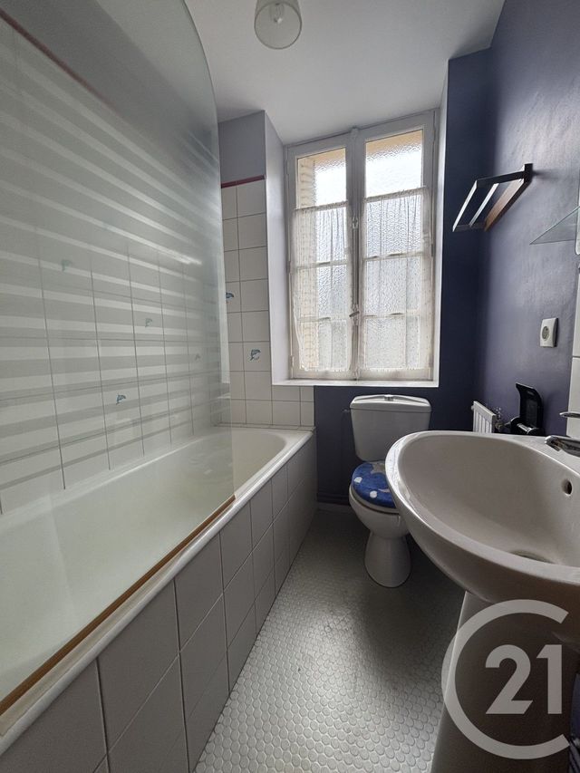 Appartement T3 à vendre - 4 pièces - 62.32 m2 - BAGNOLES DE L ORNE NORMANDIE - 61 - BASSE-NORMANDIE - Century 21 Agence Pays D'Andaines