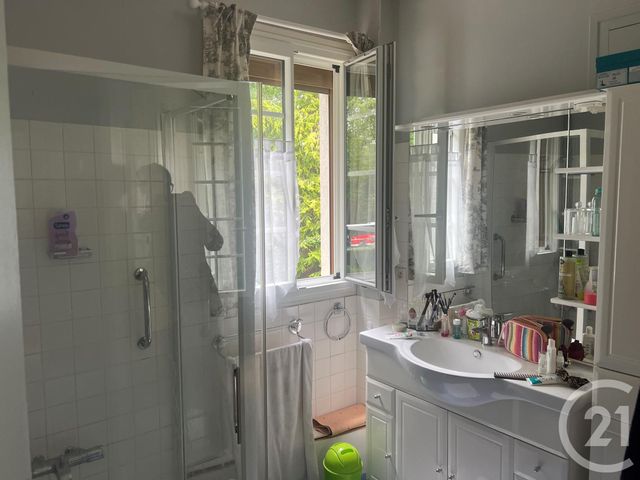 Appartement F4 à louer - 4 pièces - 90.11 m2 - BAGNOLES DE L ORNE NORMANDIE - 61 - BASSE-NORMANDIE - Century 21 Agence Pays D'Andaines