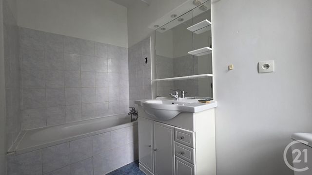 maison à louer - 5 pièces - 77.37 m2 - BAGNOLES DE L ORNE NORMANDIE - 61 - BASSE-NORMANDIE - Century 21 Agence Pays D'Andaines