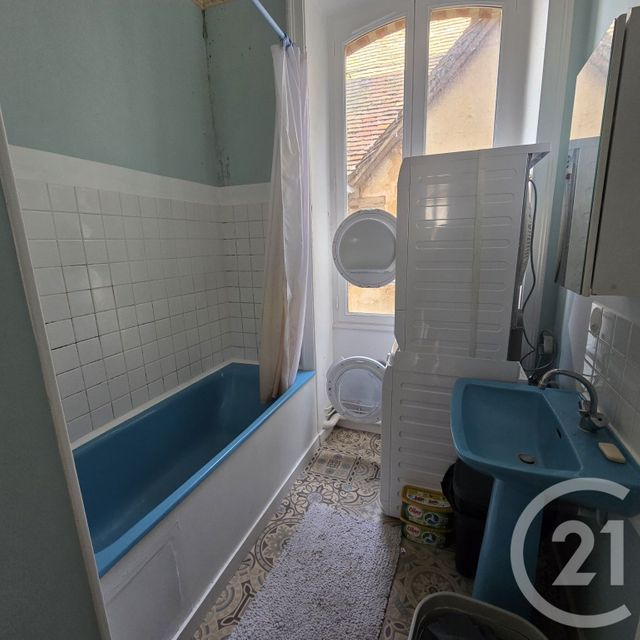 Appartement à louer - 3 pièces - 79.86 m2 - BAGNOLES DE L ORNE NORMANDIE - 61 - BASSE-NORMANDIE - Century 21 Agence Pays D'Andaines